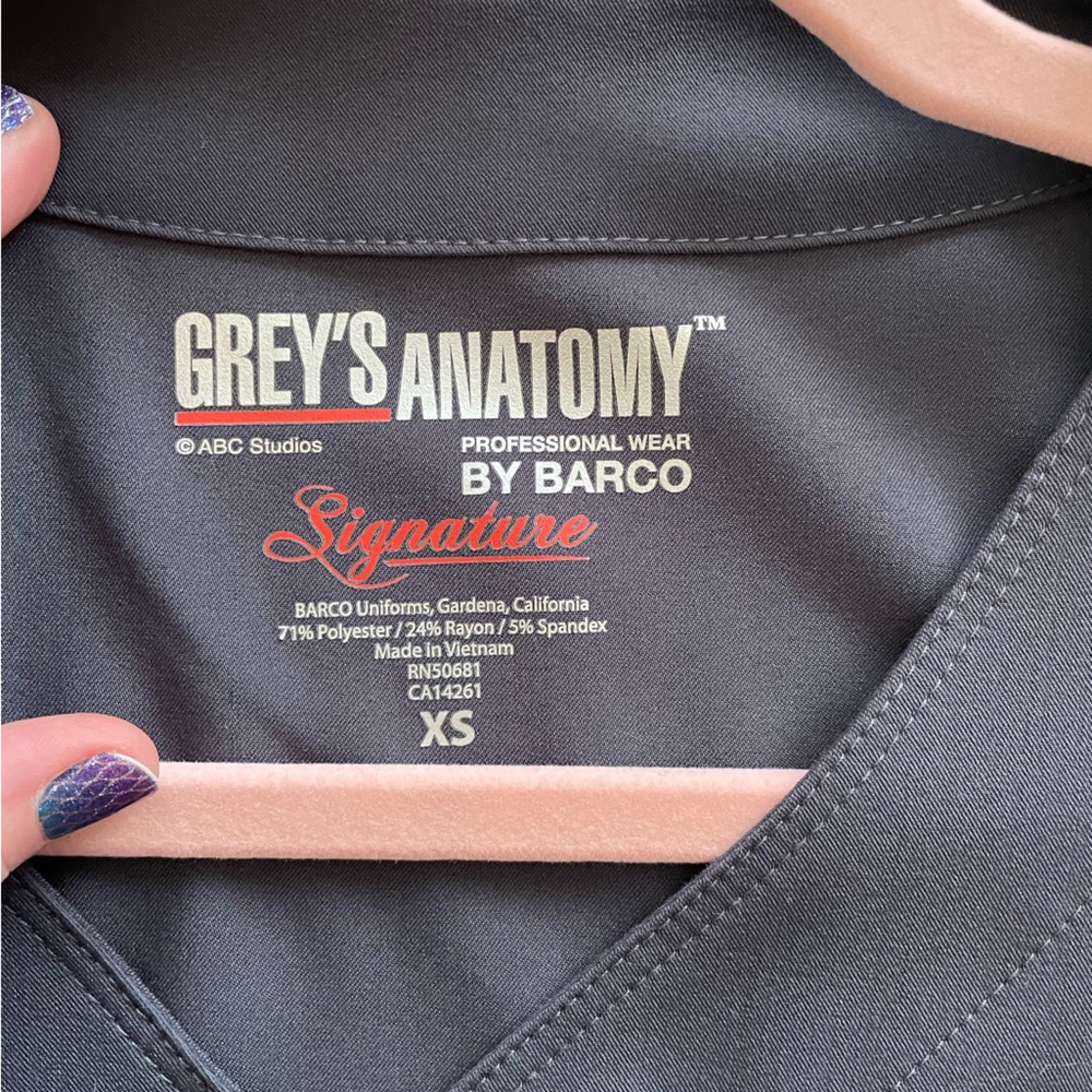 Grey’s Anatomy-gray scrub top